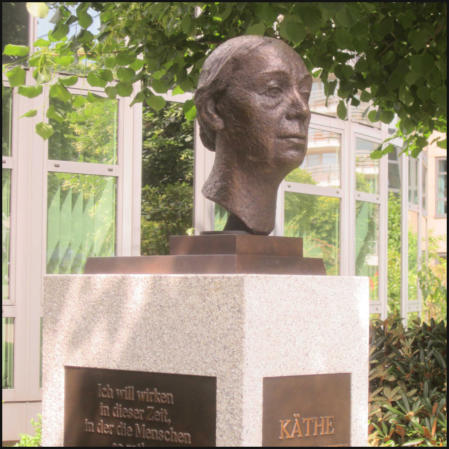 Christine Dewerny I Bildhauerin I Berlin I Porträt Bronze I Käthe Kollwitz - Straße der Erinnerung